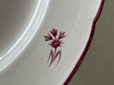 画像12: フランス東部 ファイアンス お花とモノグラム、ヤグルマギク 絵付けプレート ＃1〚202504-014〛 (12)