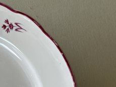 画像10: フランス東部 ファイアンス お花とモノグラム、ヤグルマギク 絵付けプレート ＃2〚202504-015〛 (10)