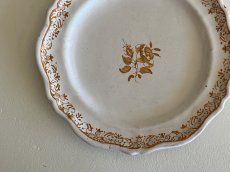 画像3: ☆ギャルリーイデコ☆ 18世紀 ミディ地方 白釉 黄色いお花の絵付け 花リムプレート 25cm #1〖202407−019〗 (3)