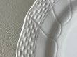 画像9: ムーランデルー＆アマージュ・ノール 白い レリーフ デザート皿〖202407-65〗 (9)