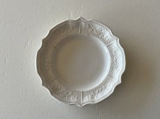 画像1:  19世紀 ランベルヴィレー 白いレリーフ皿 ＃1〖202504-80〗 (1)