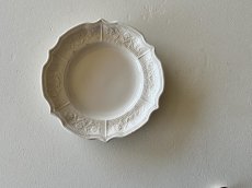 画像26: 19世紀 ランベルヴィレー 白いレリーフ皿 ＃2〖202504-81〗 (26)
