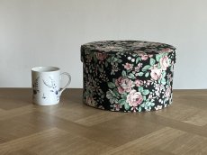 画像22: ヴィンテージボックス 黒地にお花柄 カルトナージュ BOX 直径26.7cm [202508-09] (22)