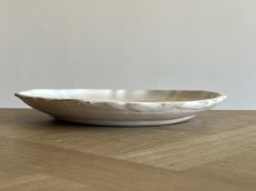 画像16: ムスティエ 白釉 花リム プレート 24.5cm ＃1 [202508-21] (16)