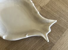 画像4: 南仏陶器 ピション ユゼス 魚形 薄いトープ プレート ＃2 [202508-33] (4)